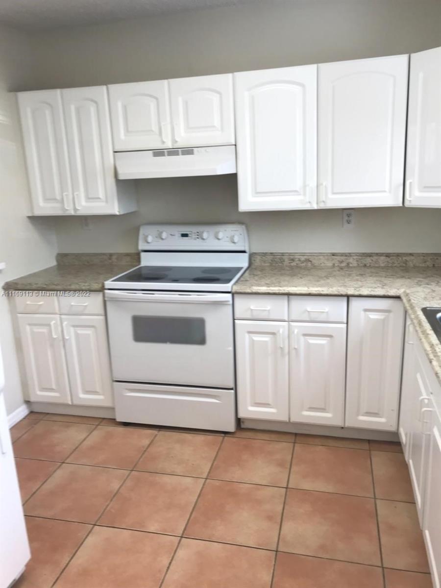 EXCELENT TOWNHOUSE LOCATED IN TRIANGLE PROPERTY POMPANO BEACH 2BED 1 1/2 BATHROOMS, NICE CORNER UNIT WITH WASHER/DRYER. GREAT FOR INVESTORS OR FIRST TIME BUYERS. EASY ACCESS TO I-95, SHOPPING, PLACES OF WORSHIP, PUBLIC TRANSPORTATION AND SCHOOLS.