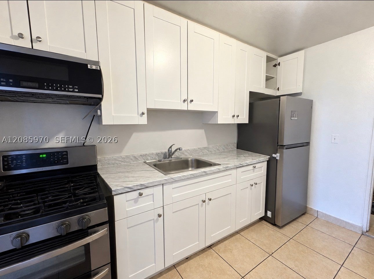 View photos, virtual tours, details... 1010 E 8th Ct