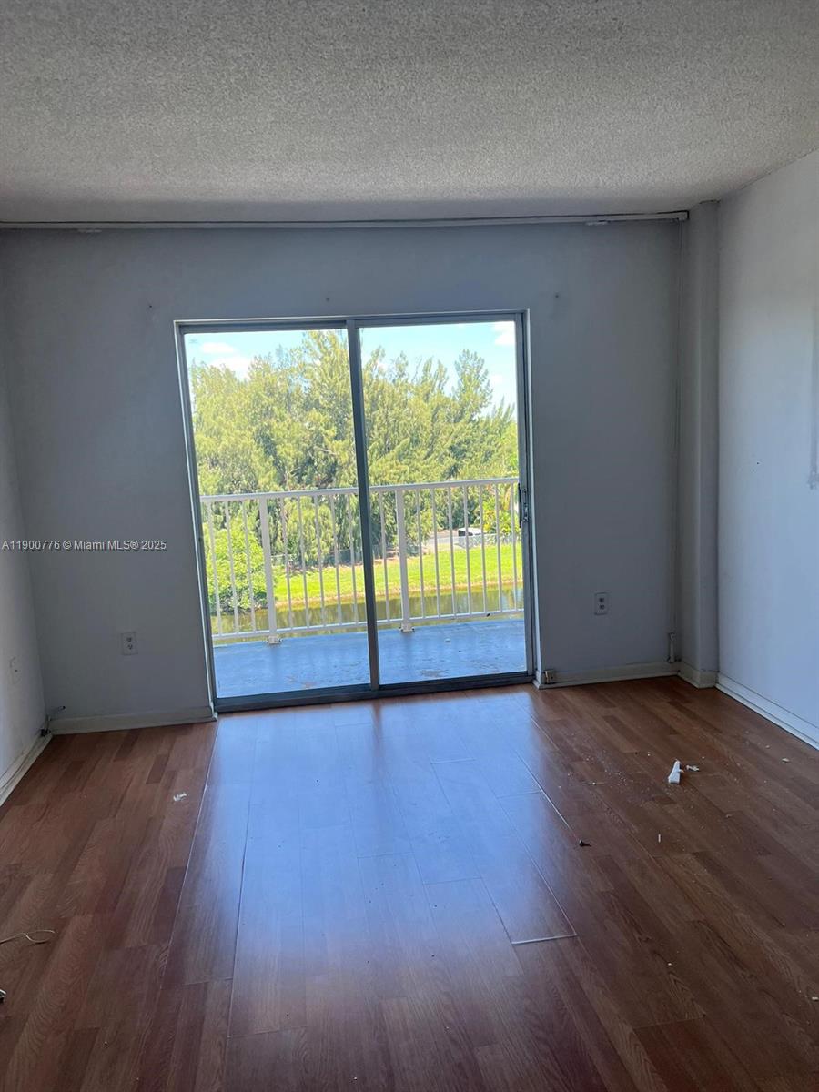 TALL TREES CONDO - Residential