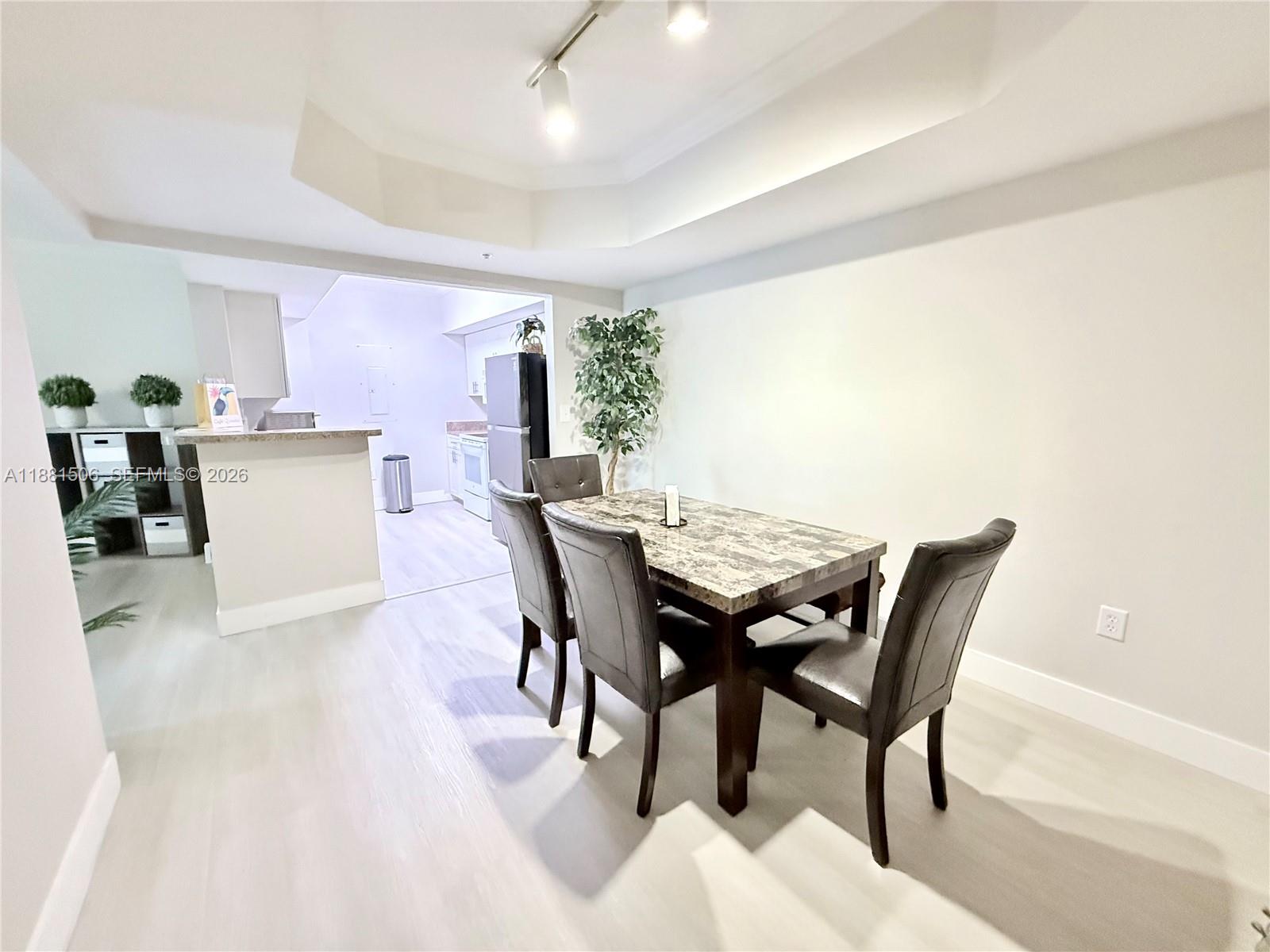 MARQUESA CONDO - Residential