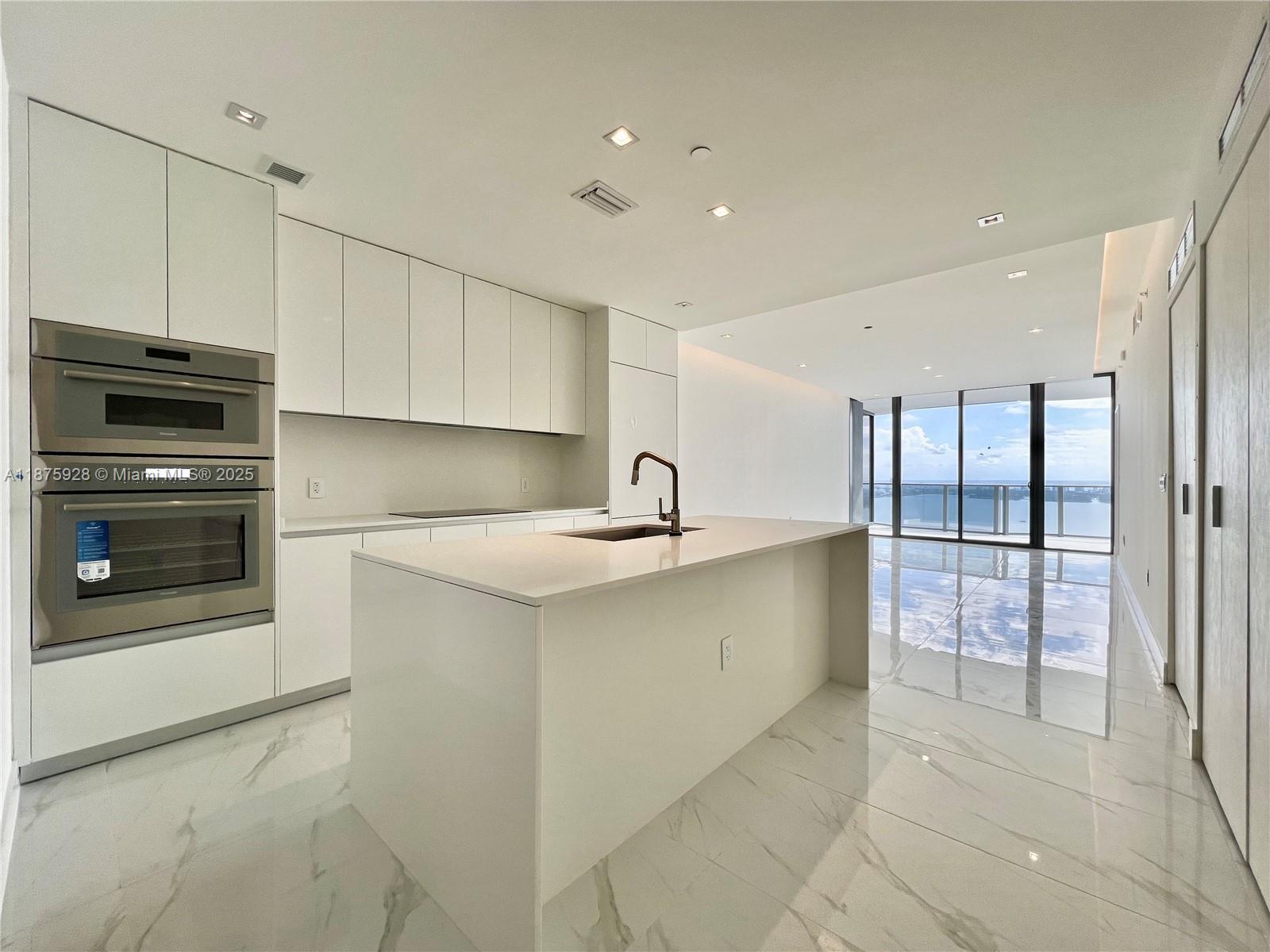 ARIA RESERVE SOUTH - Residential Lease