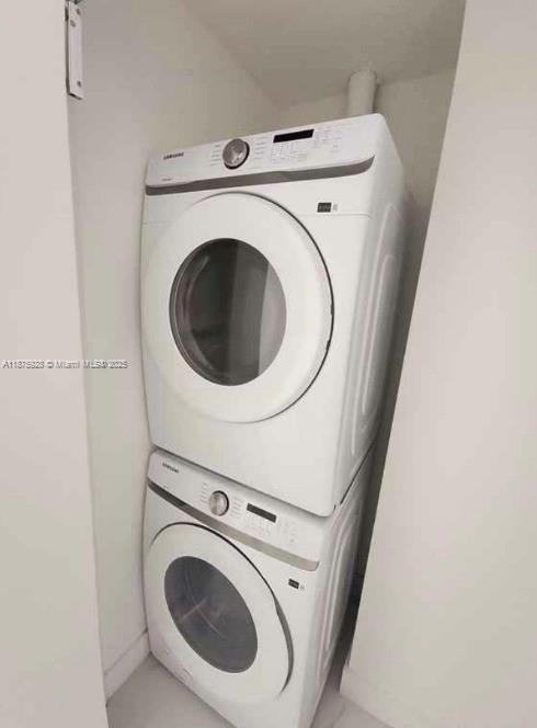 ARIA RESERVE SOUTH - Residential Lease