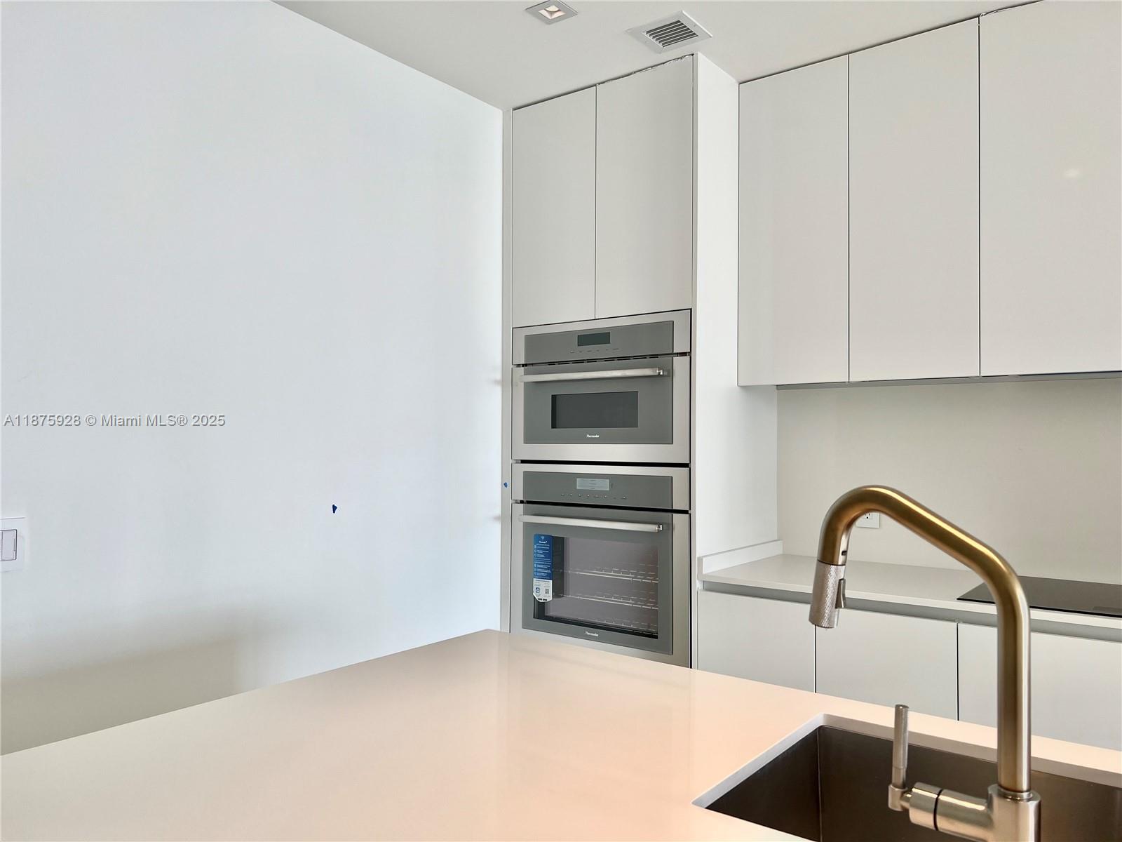 ARIA RESERVE SOUTH - Residential Lease