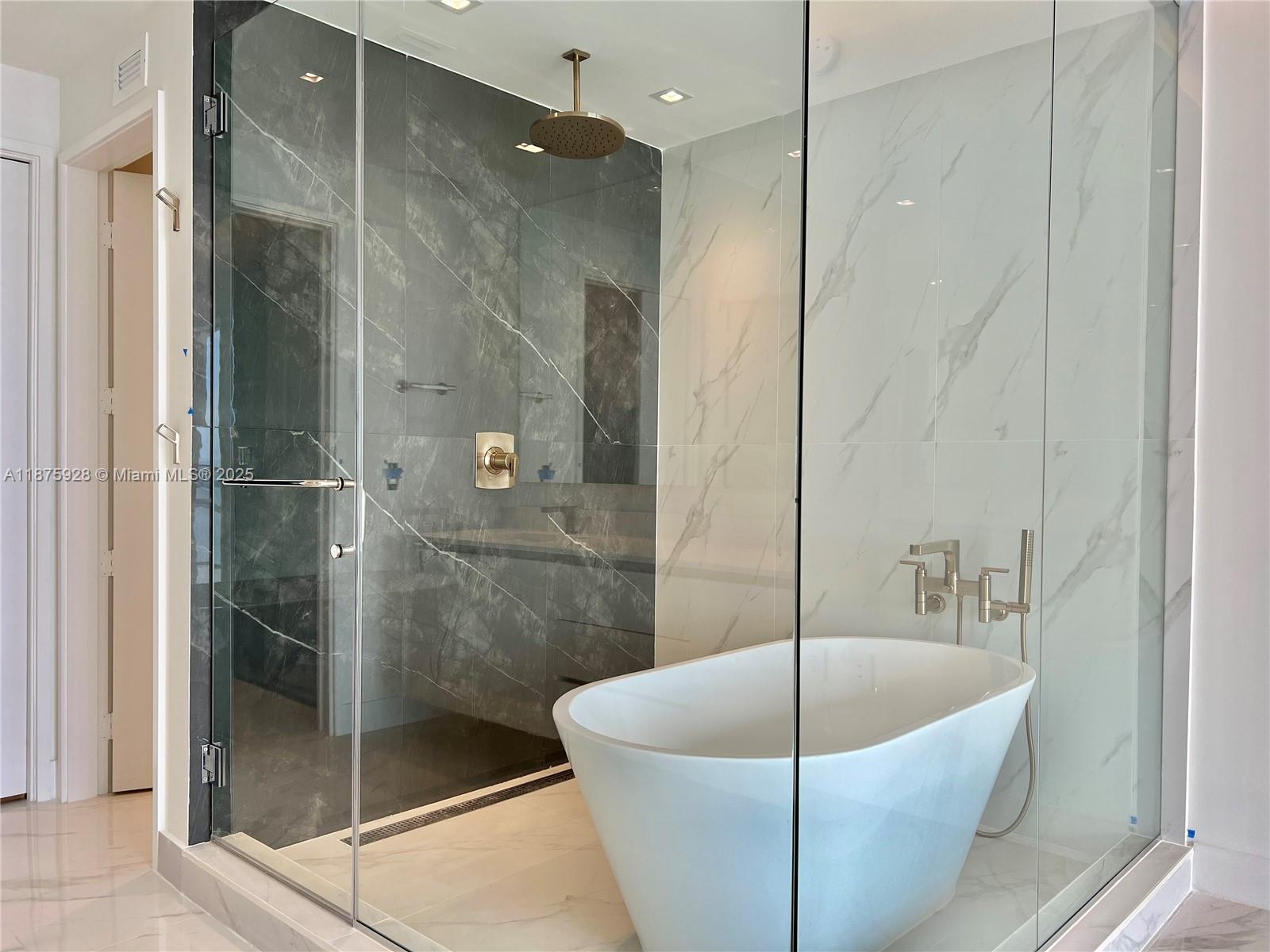 ARIA RESERVE SOUTH - Residential Lease