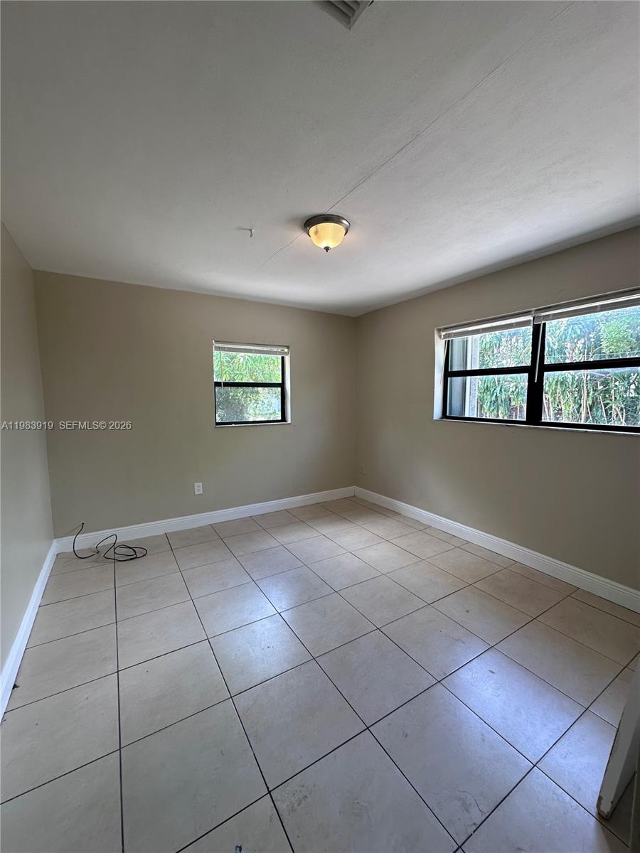 BROWARD MANOR - Residential Lease