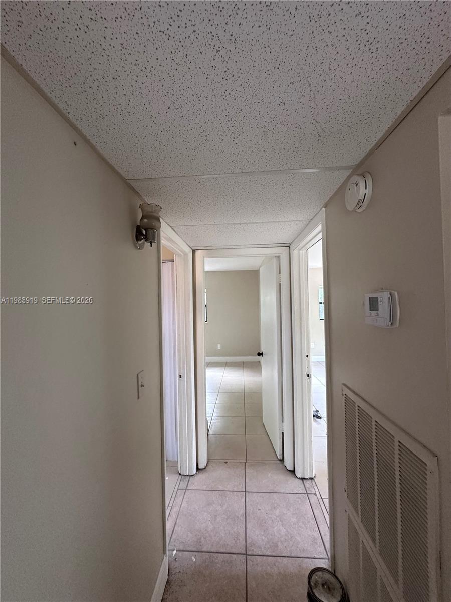 BROWARD MANOR - Residential Lease