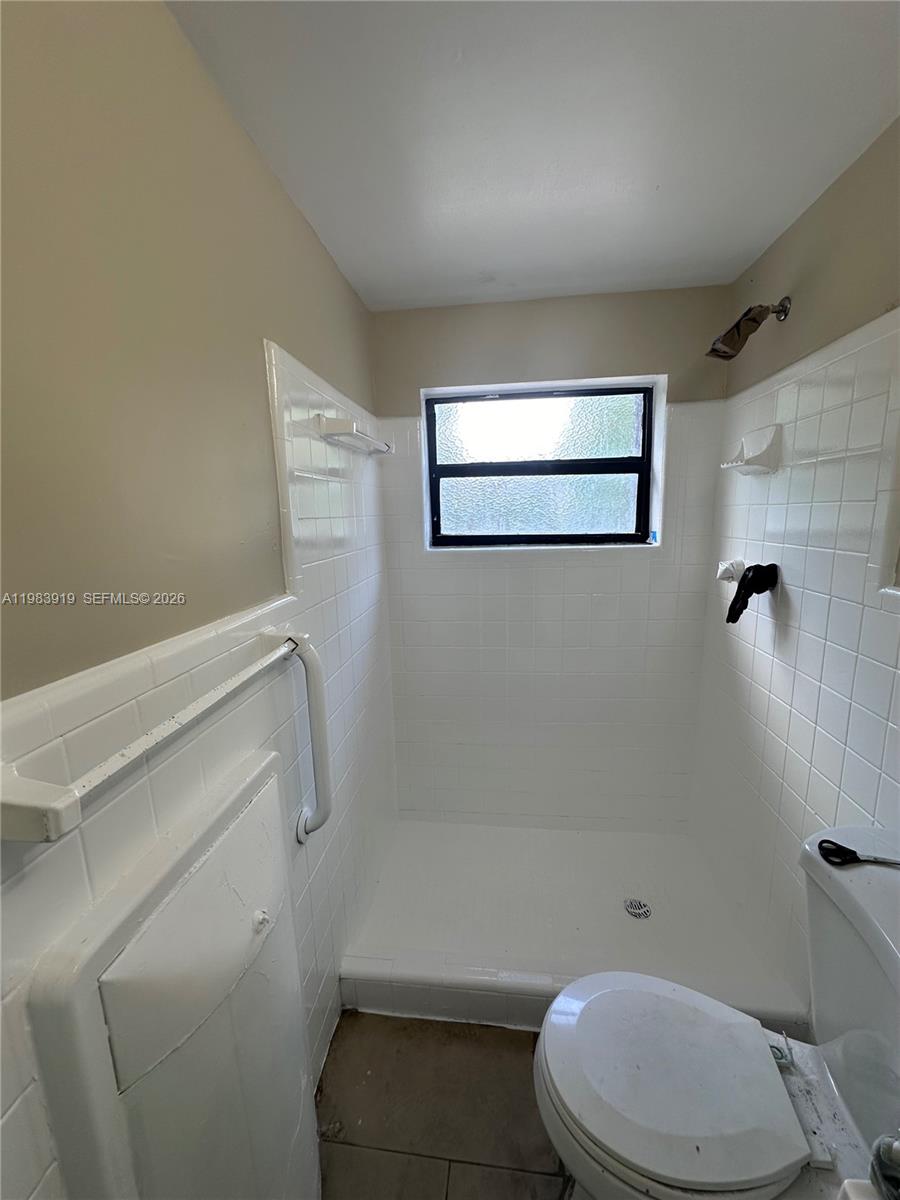 BROWARD MANOR - Residential Lease