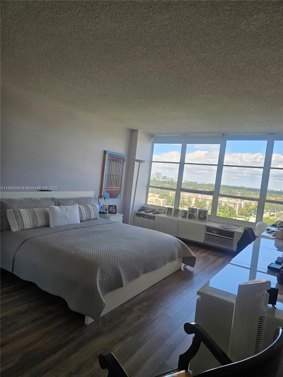 OLYMPUS CONDO PHASE - Residential