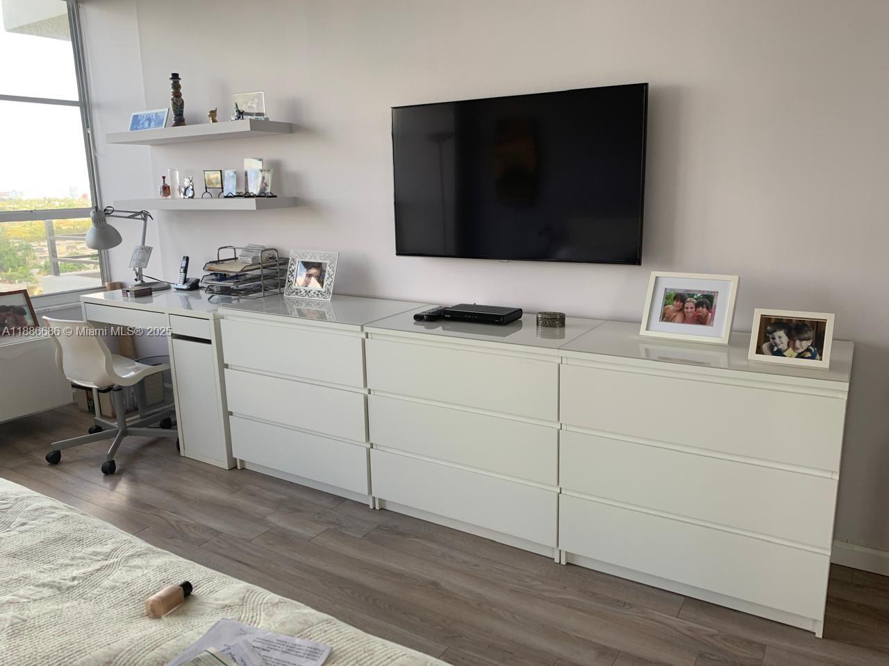 OLYMPUS CONDO PHASE - Residential