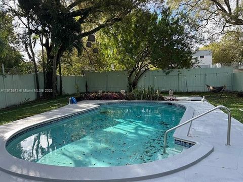 286 NW 57th St Miami FL 33127