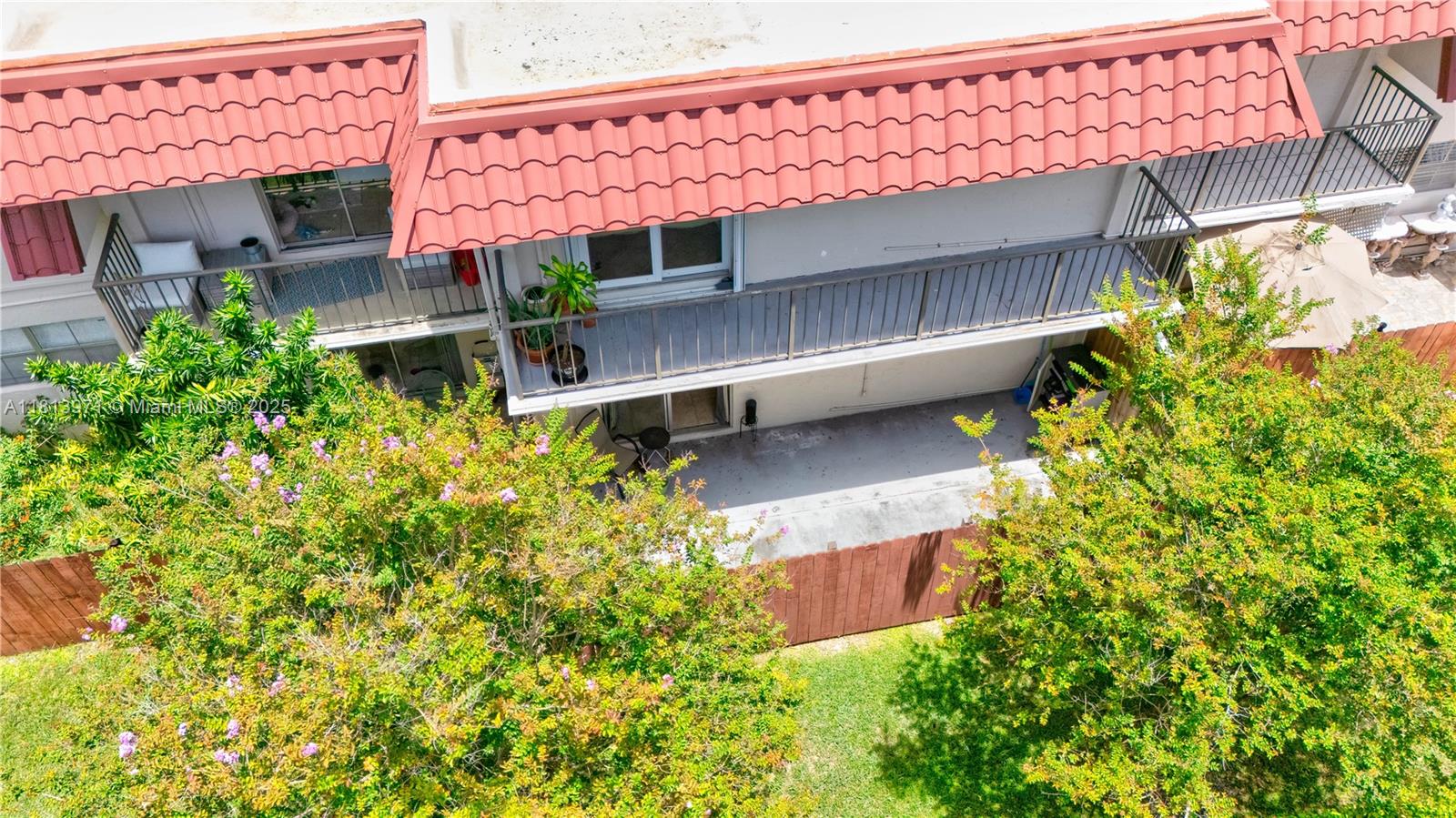 Property for Sale at 6711 N Kendall Dr 505, Pinecrest, Miami-Dade County, Florida - Bedrooms: 1 
Bathrooms: 1  - $280,000