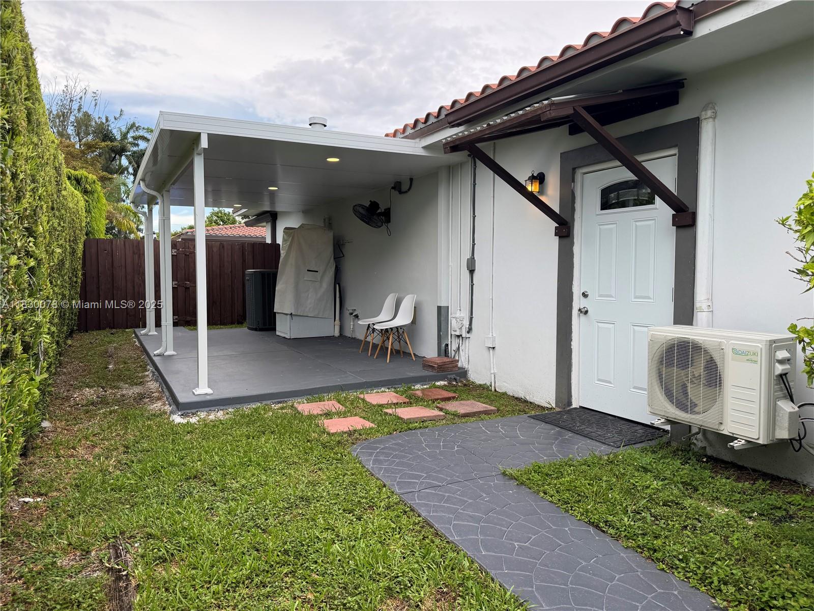 8601 SW 4 ST eff