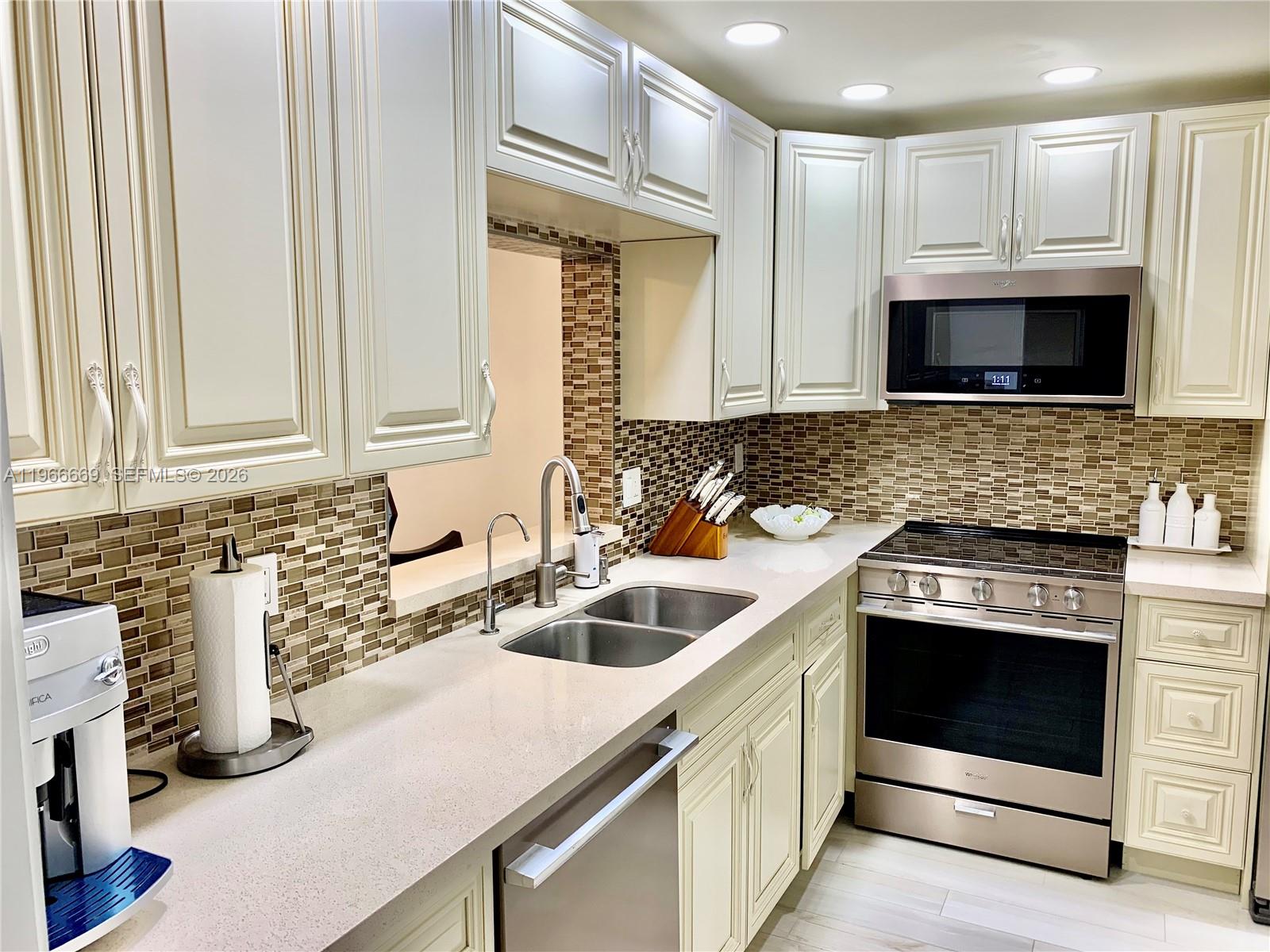 MEADOWBROOK TOWERS CONDO - Residential