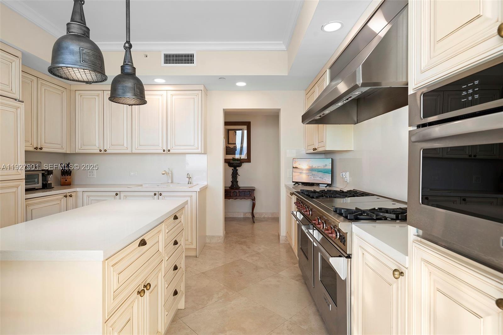 ACQUALINA OCEAN RESIDENCES - Residential