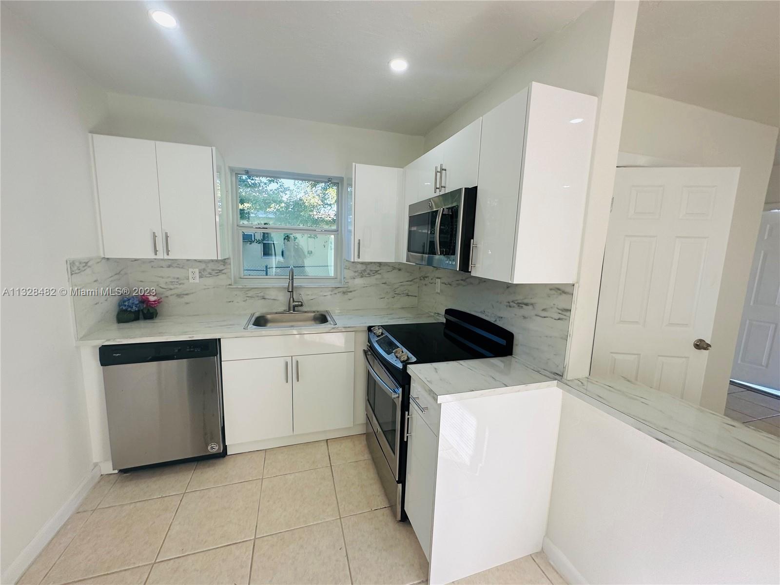 BROWARDALE 2ND ADD AMEN P - Residential