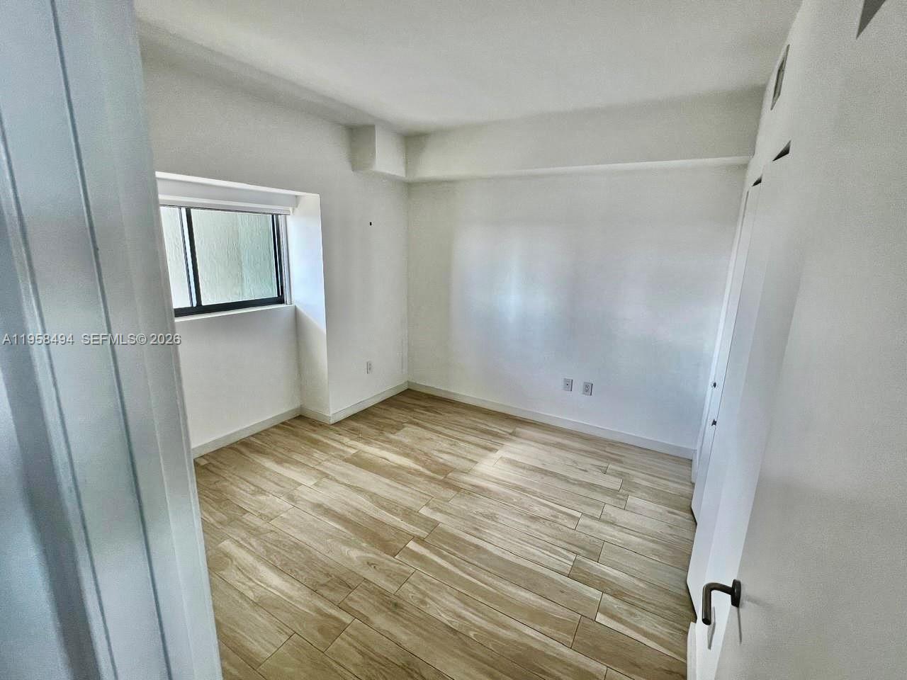 ICON BAY CONDO - Residential