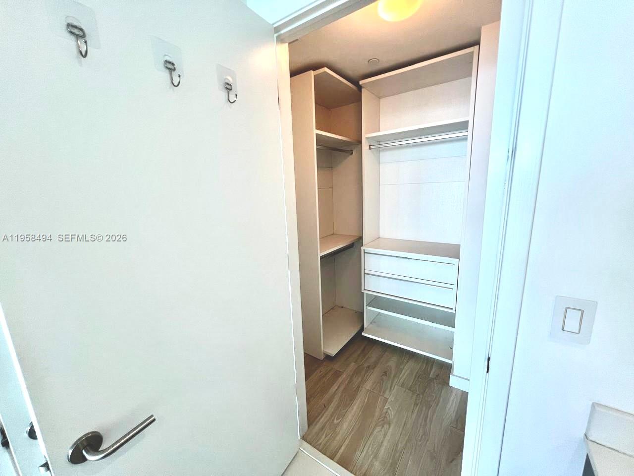 ICON BAY CONDO - Residential