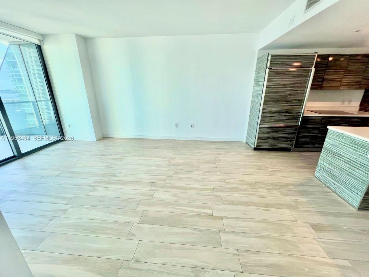 ICON BAY CONDO - Residential