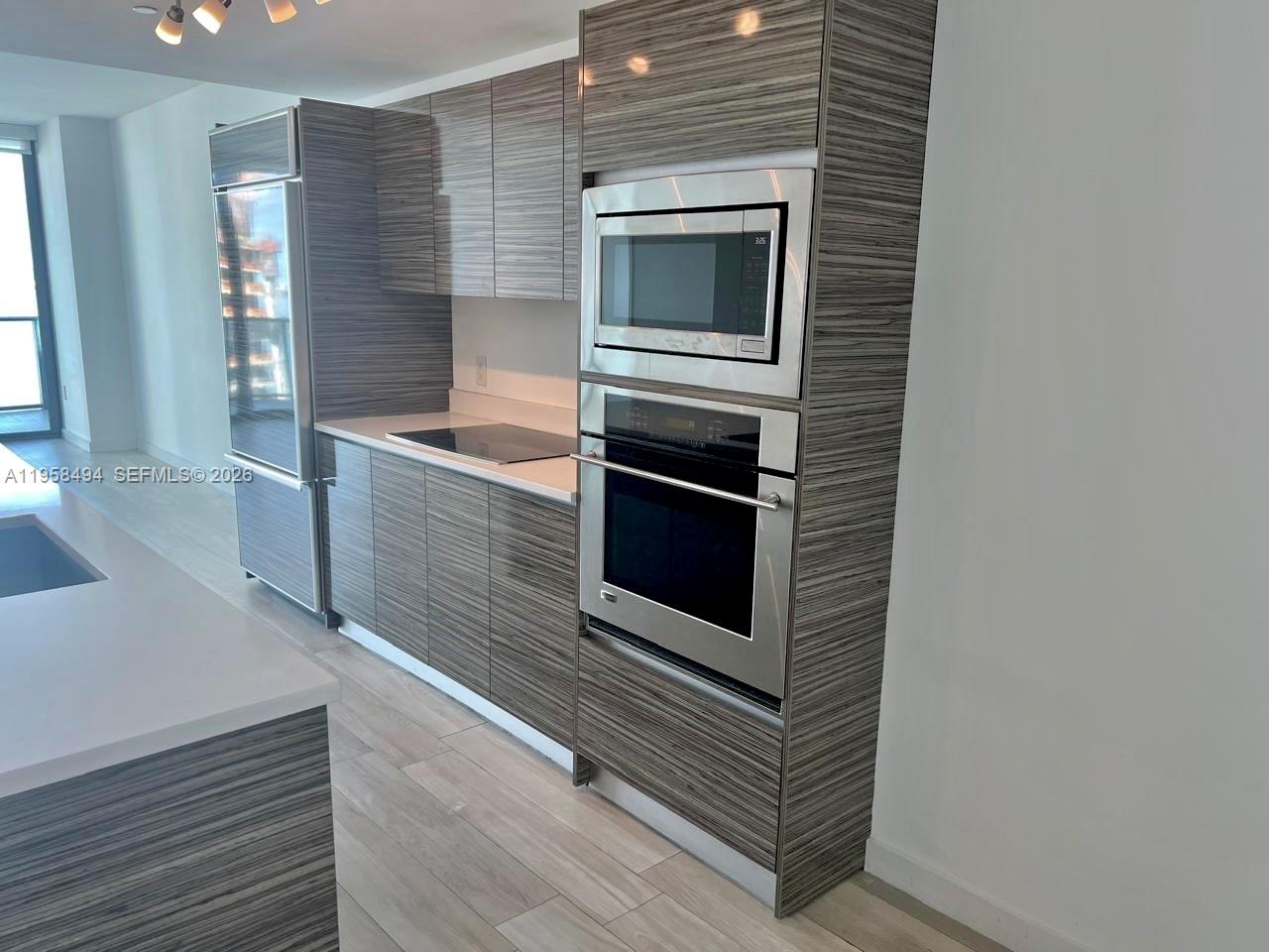 ICON BAY CONDO - Residential