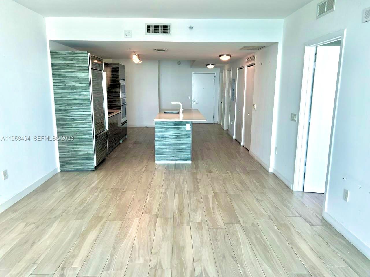ICON BAY CONDO - Residential