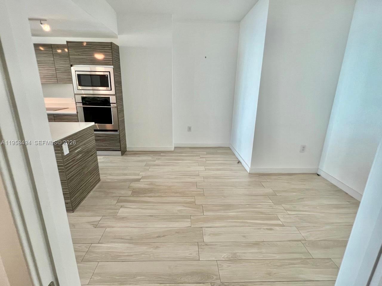 ICON BAY CONDO - Residential