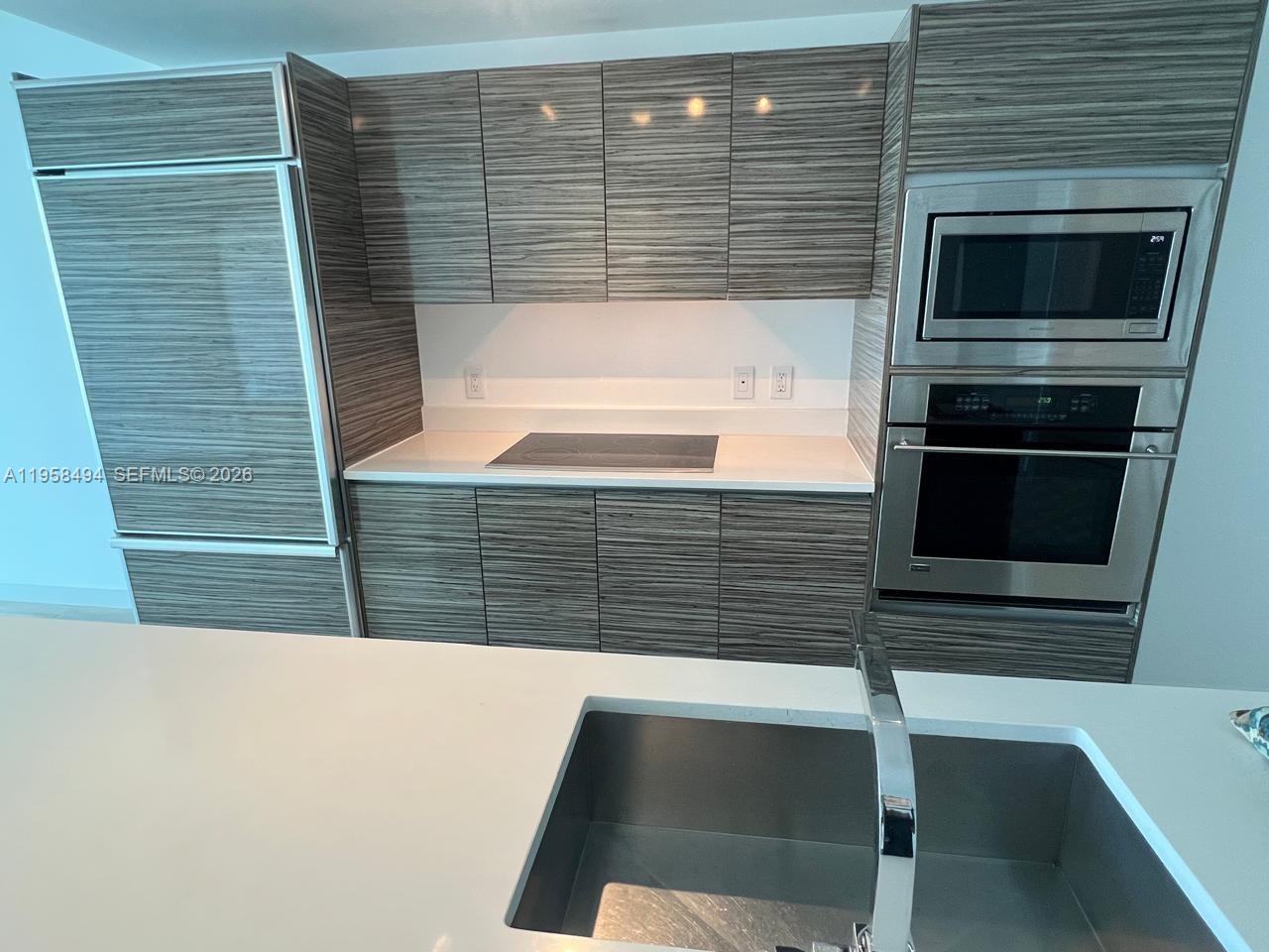 ICON BAY CONDO - Residential