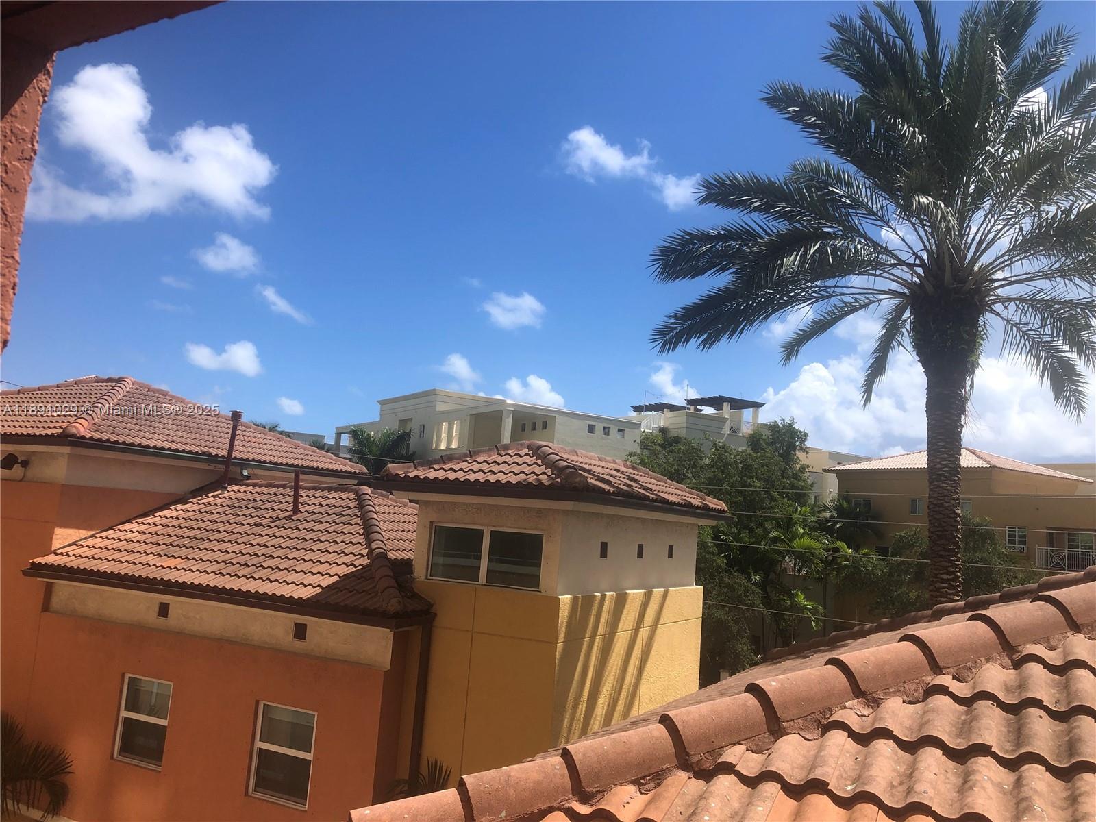 YACHT CLUB AT PORTOFINO C - Residential