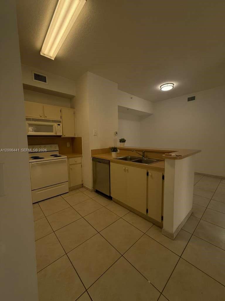 PALM GARDENS AT DORAL CON - Residential