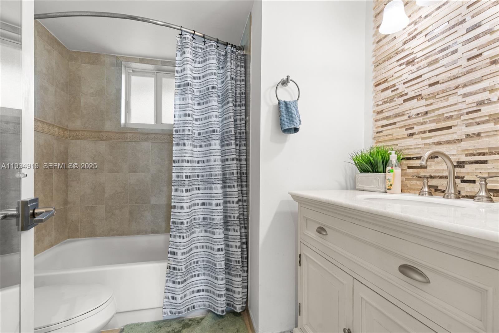 RIVIERA CONDOMINIUM APTS - Residential