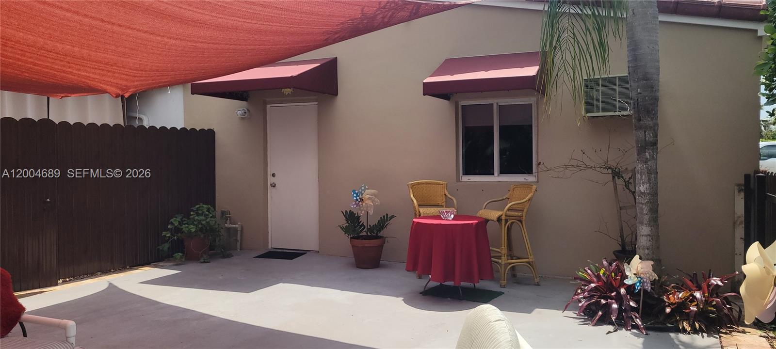 TWIN LAKES MANOR SUB - Residential