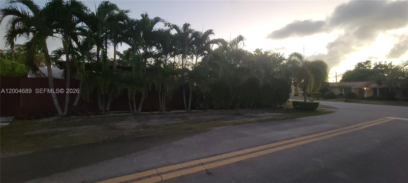 TWIN LAKES MANOR SUB - Residential