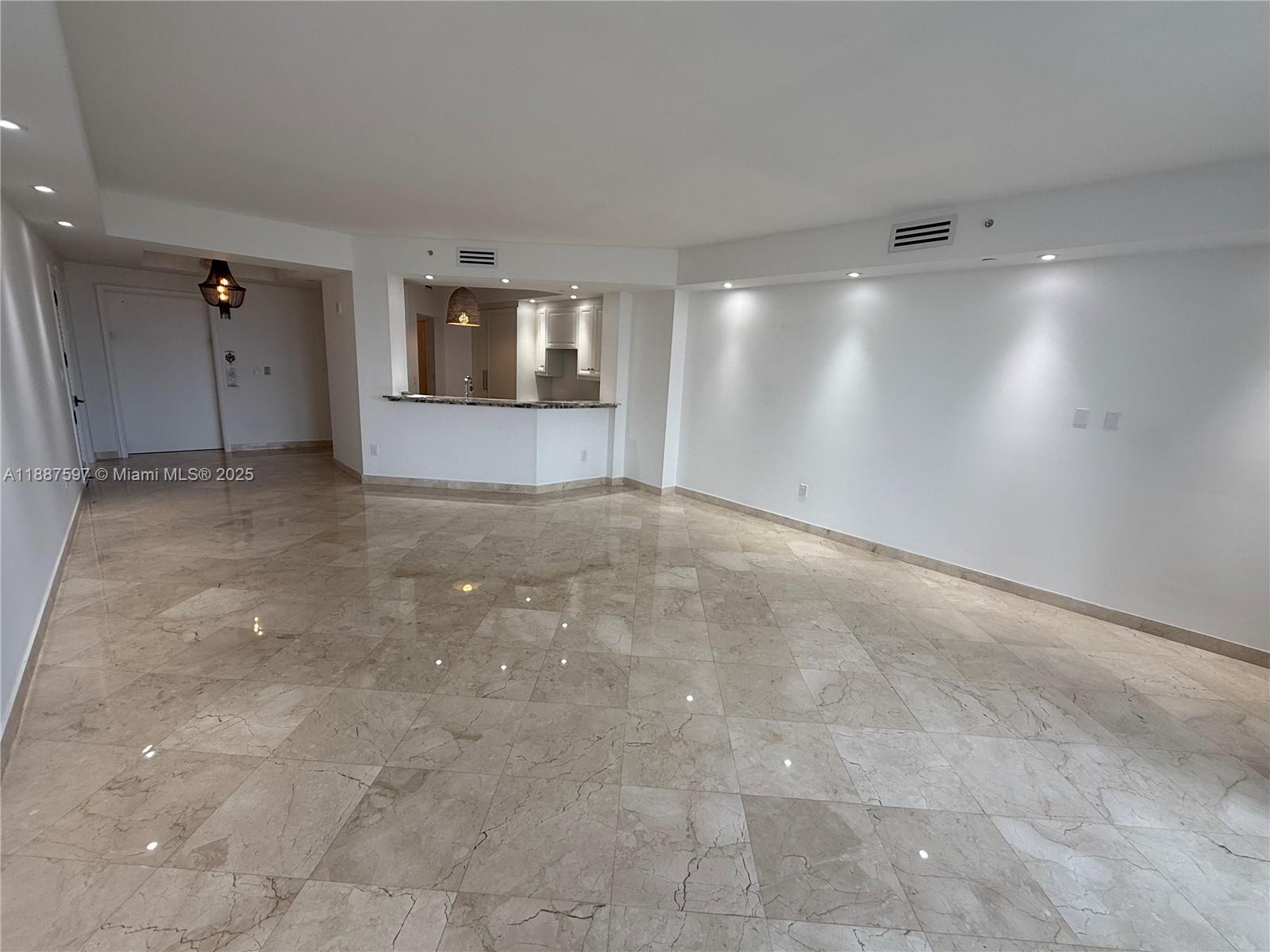 CARROLL WALK CONDO - Residential Lease