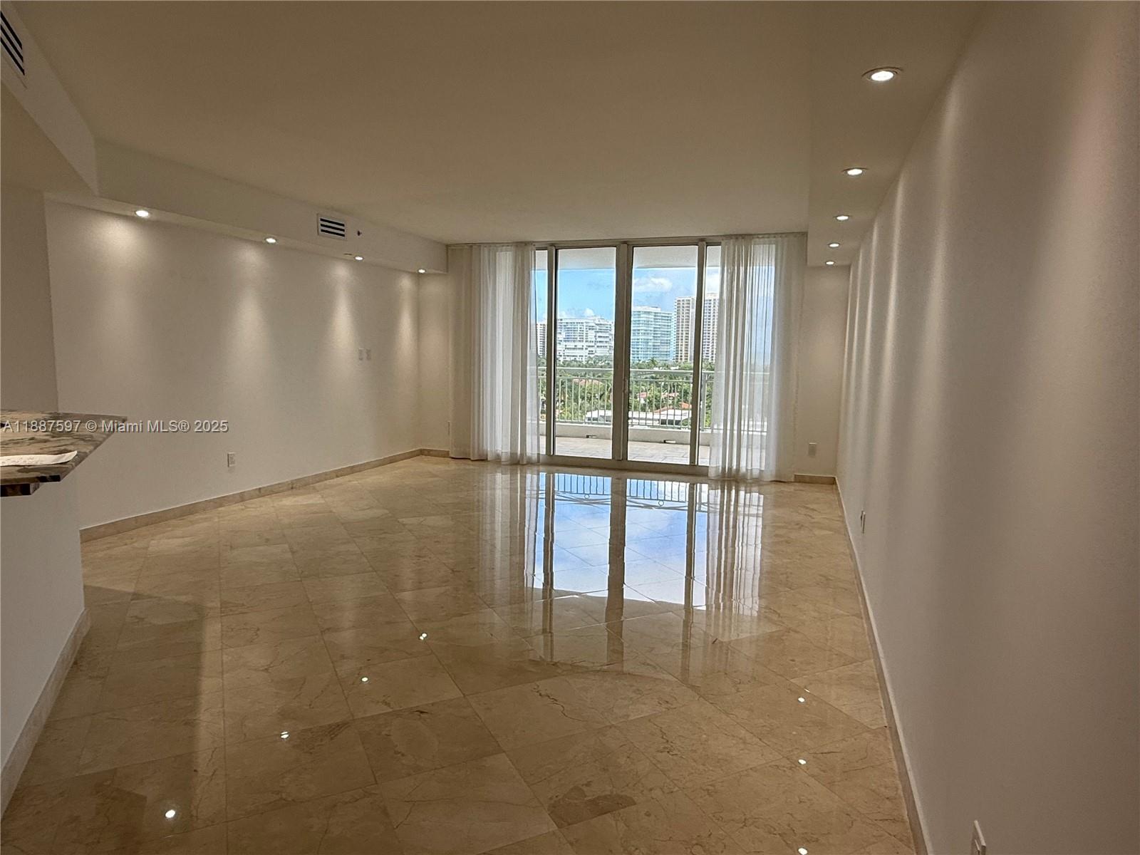 CARROLL WALK CONDO - Residential Lease