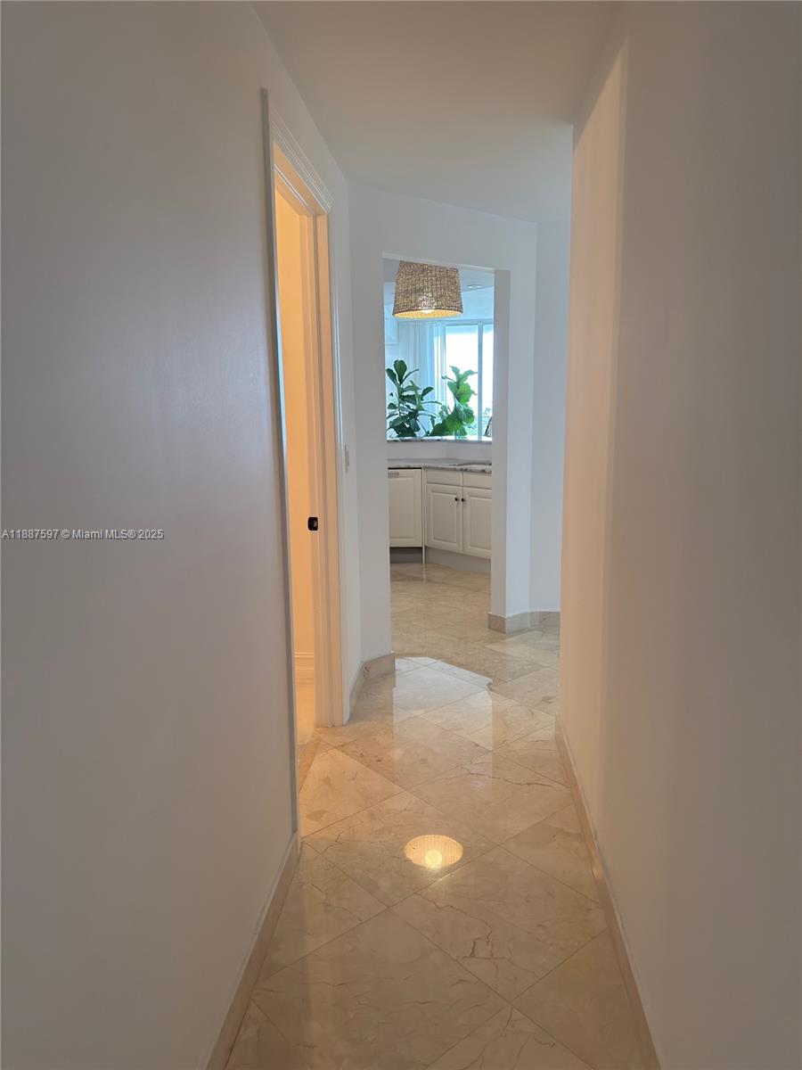 CARROLL WALK CONDO - Residential Lease