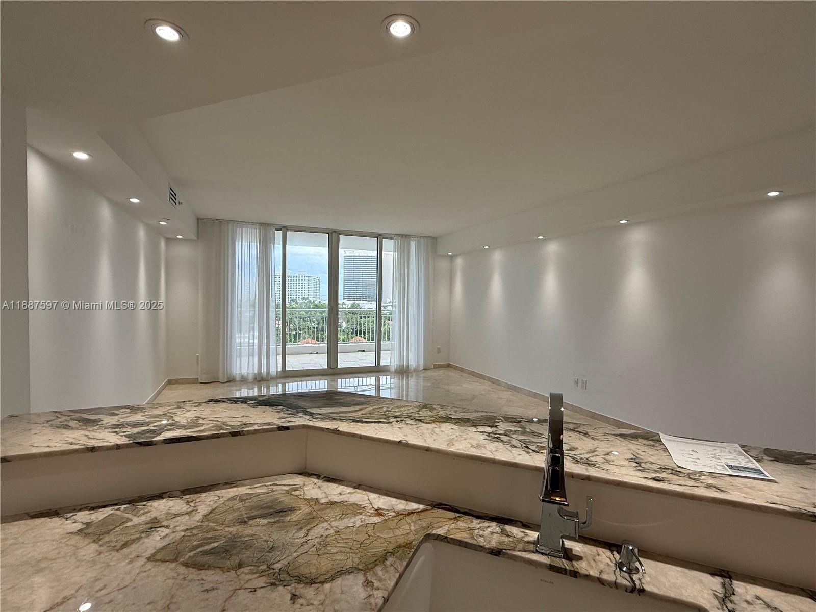 CARROLL WALK CONDO - Residential Lease