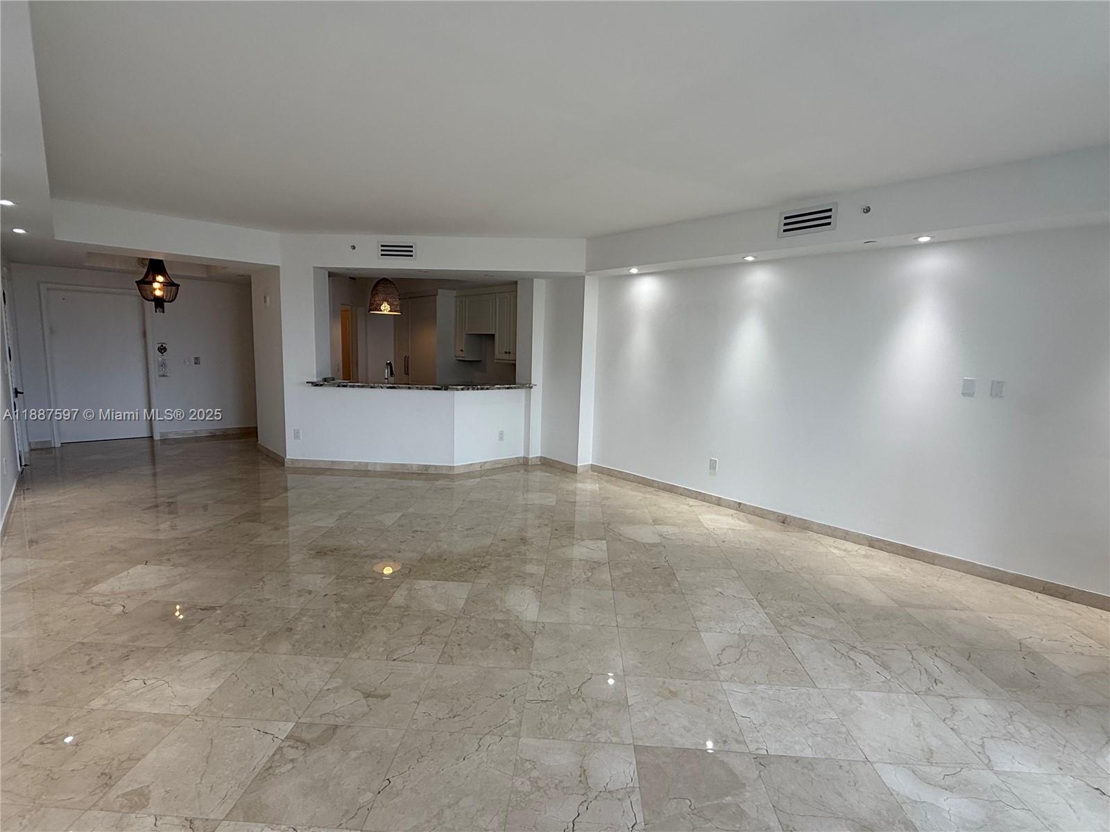 CARROLL WALK CONDO - Residential Lease