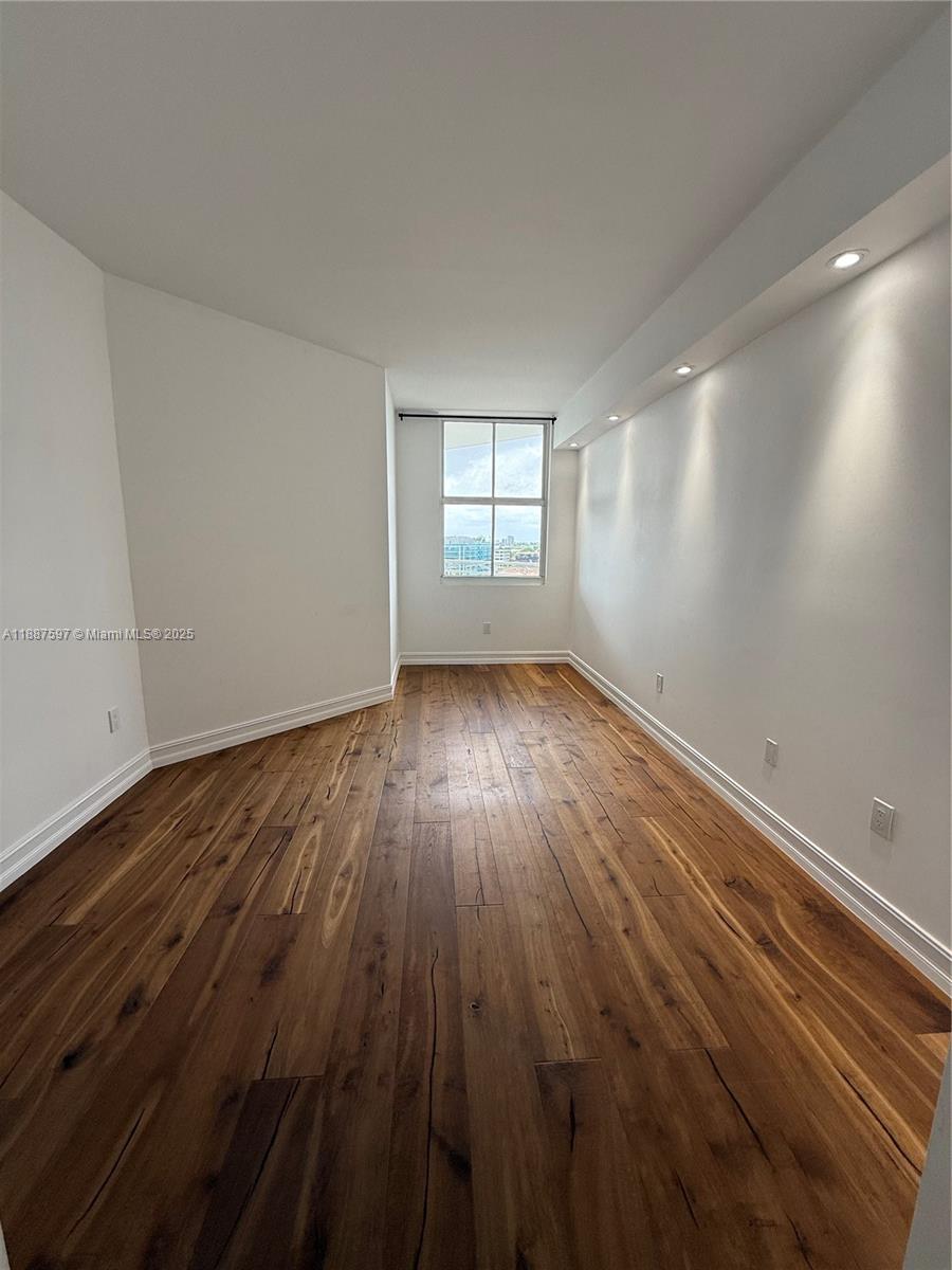 CARROLL WALK CONDO - Residential Lease