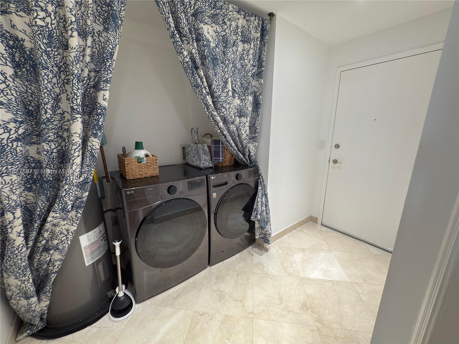 CARROLL WALK CONDO - Residential Lease