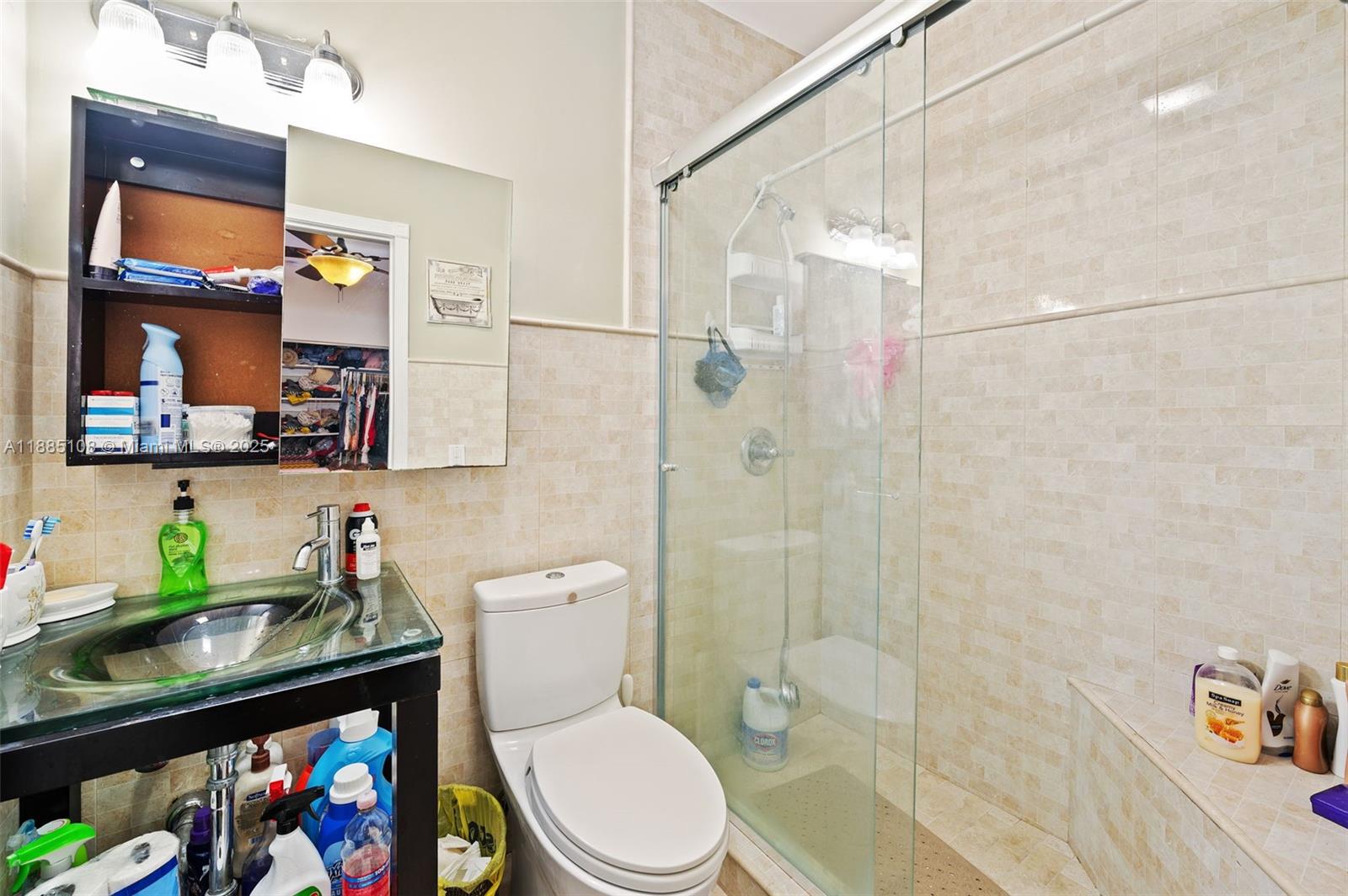 INTERNATIONAL GARDENS SEC - Residential