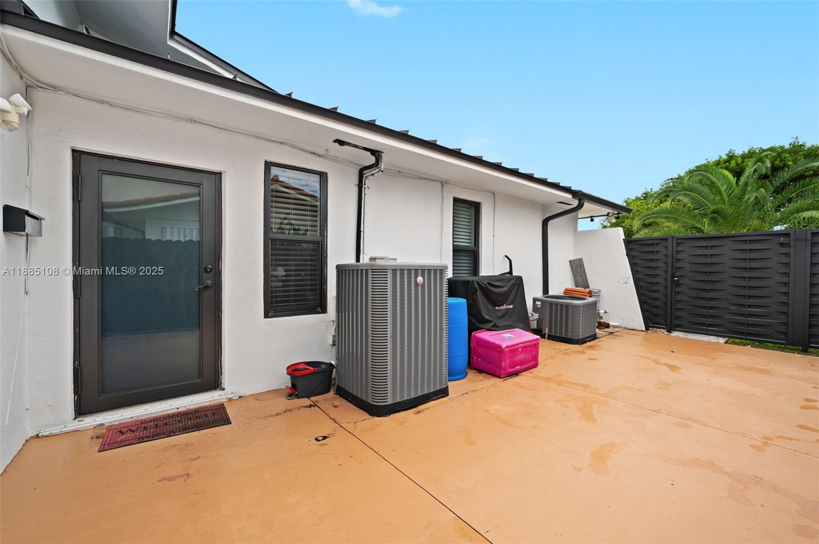 INTERNATIONAL GARDENS SEC - Residential