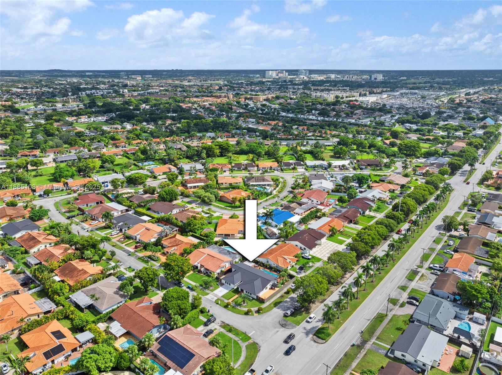 INTERNATIONAL GARDENS SEC - Residential