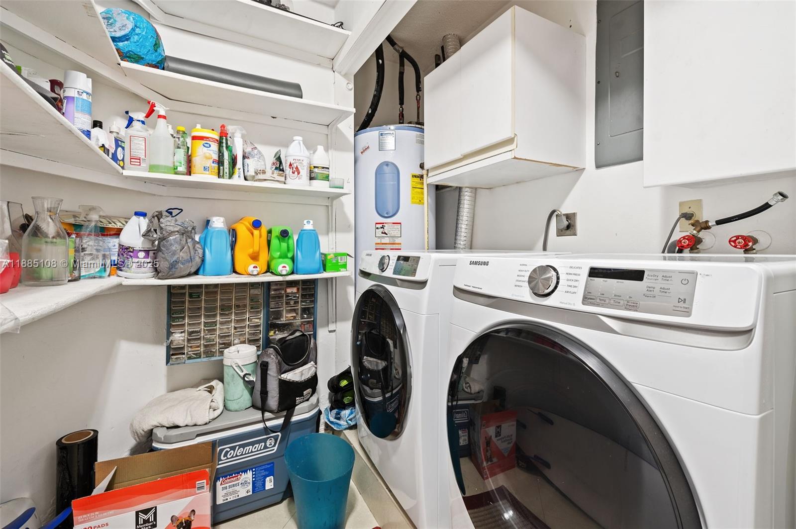 INTERNATIONAL GARDENS SEC - Residential