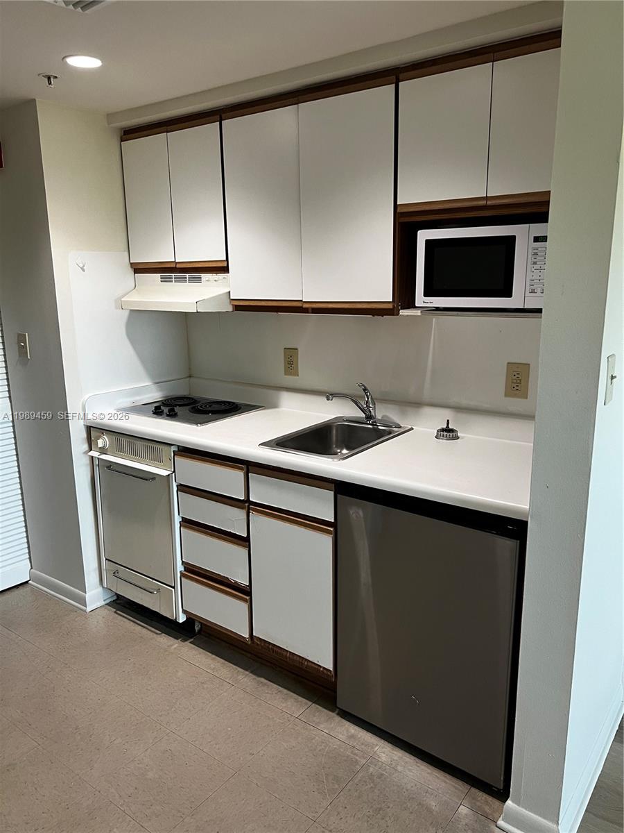 CARVERS SUB - Residential Lease