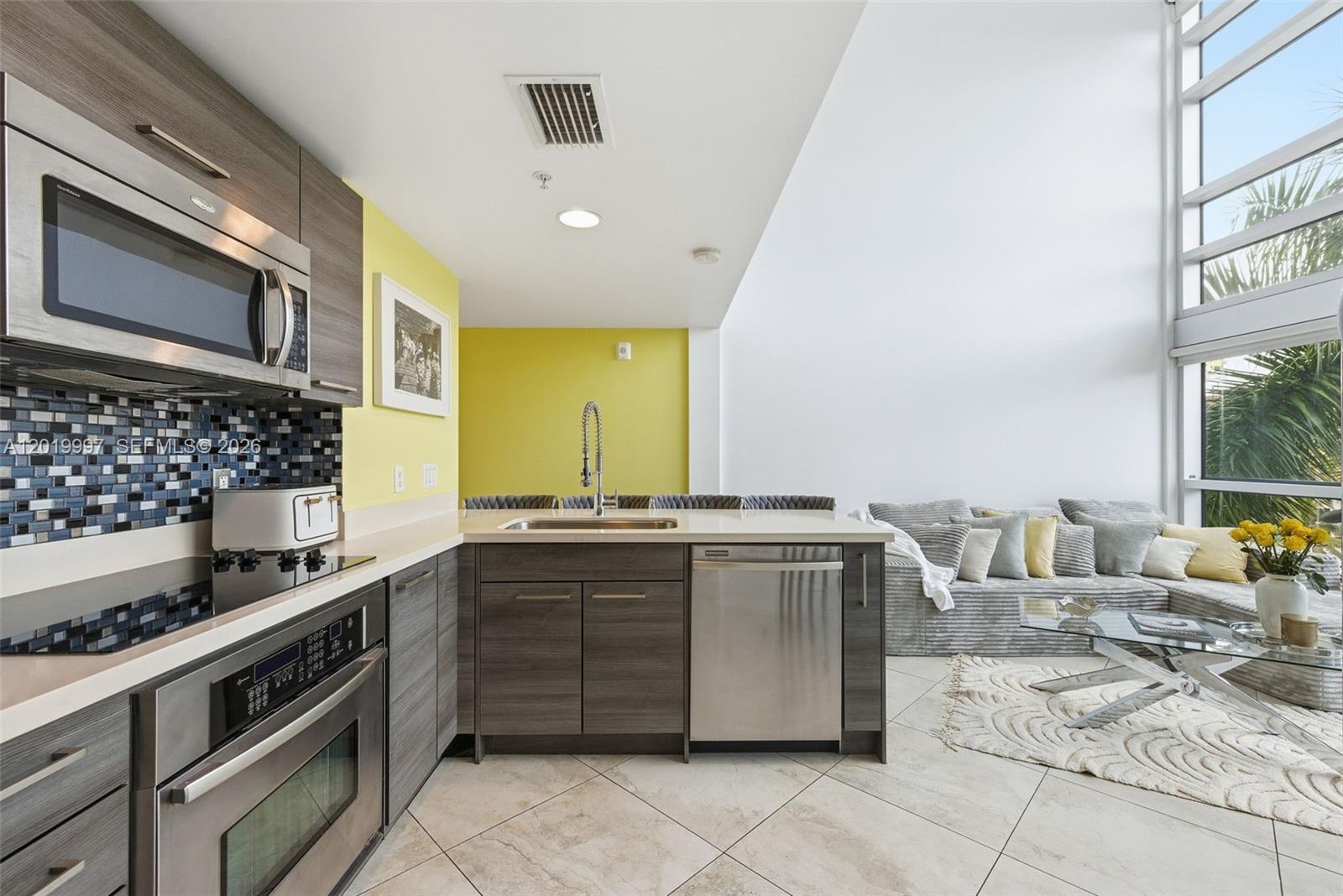 421 Meridian Ave 16