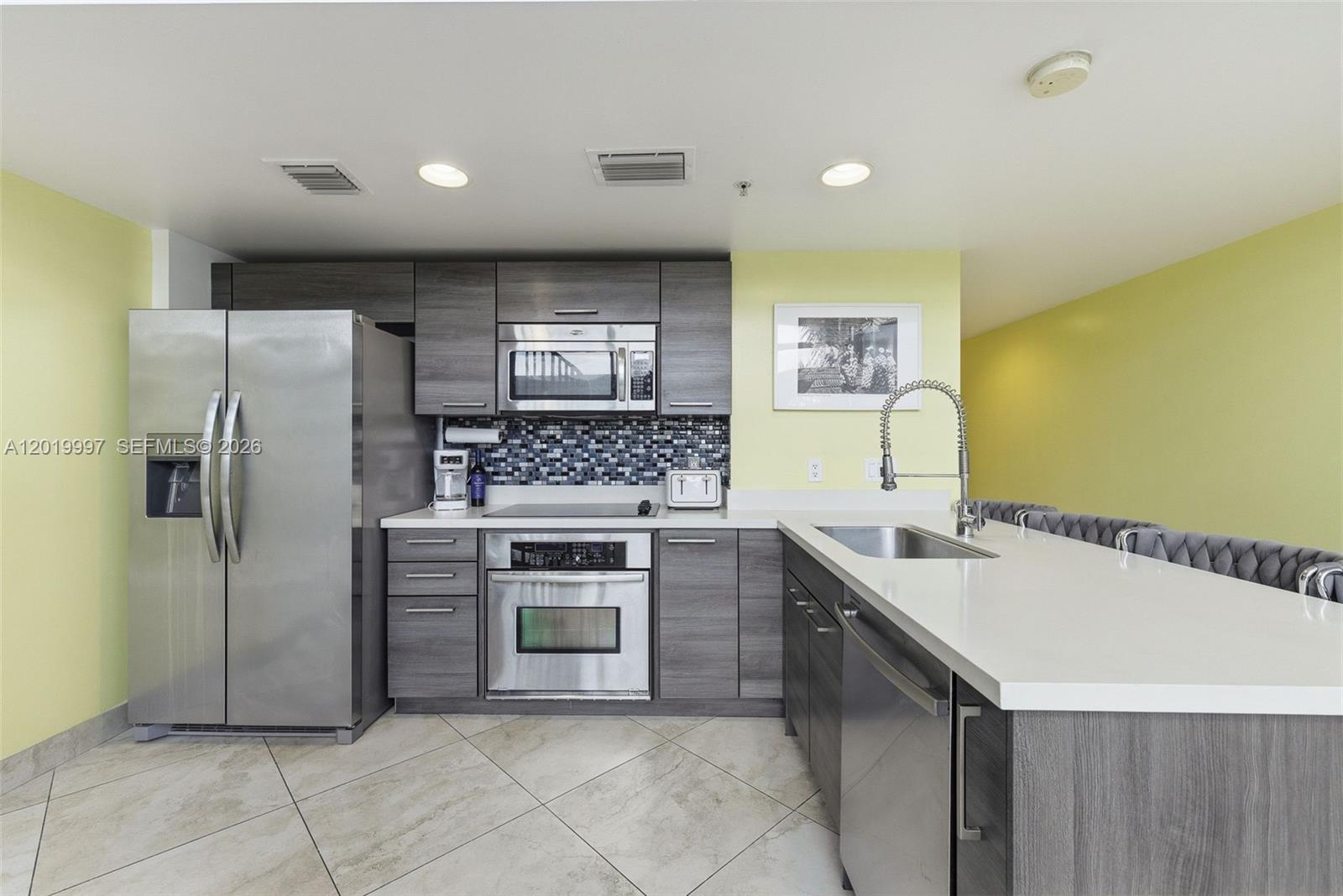 421 Meridian Ave 16