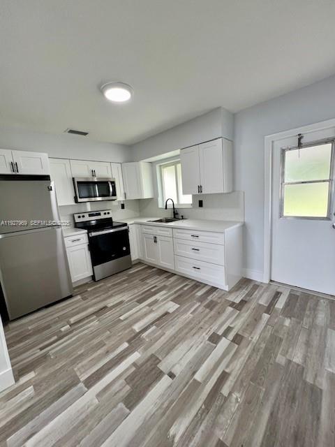 HOLLYWOOD PARK - Residential Lease