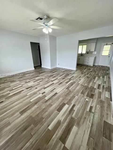 HOLLYWOOD PARK - Residential Lease