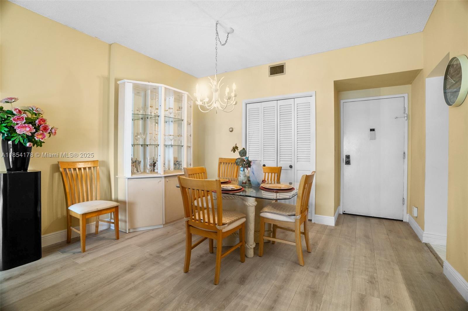 HILLCREST EAST NO 22 COND - Residential