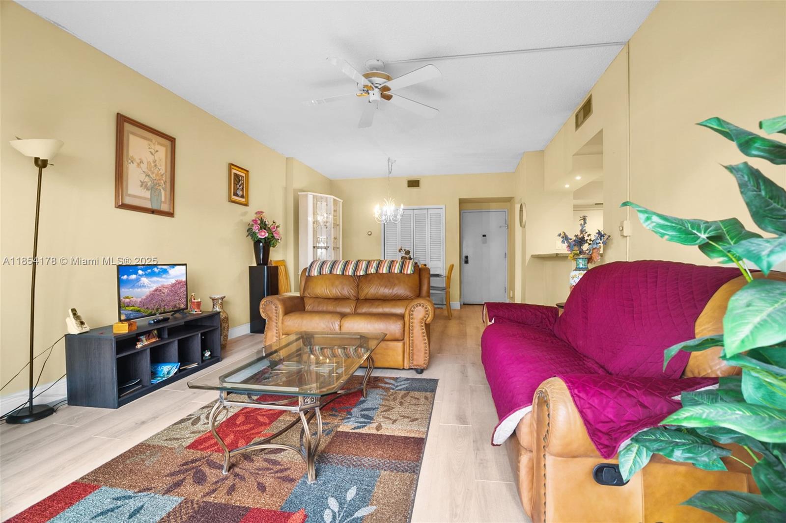 HILLCREST EAST NO 22 COND - Residential