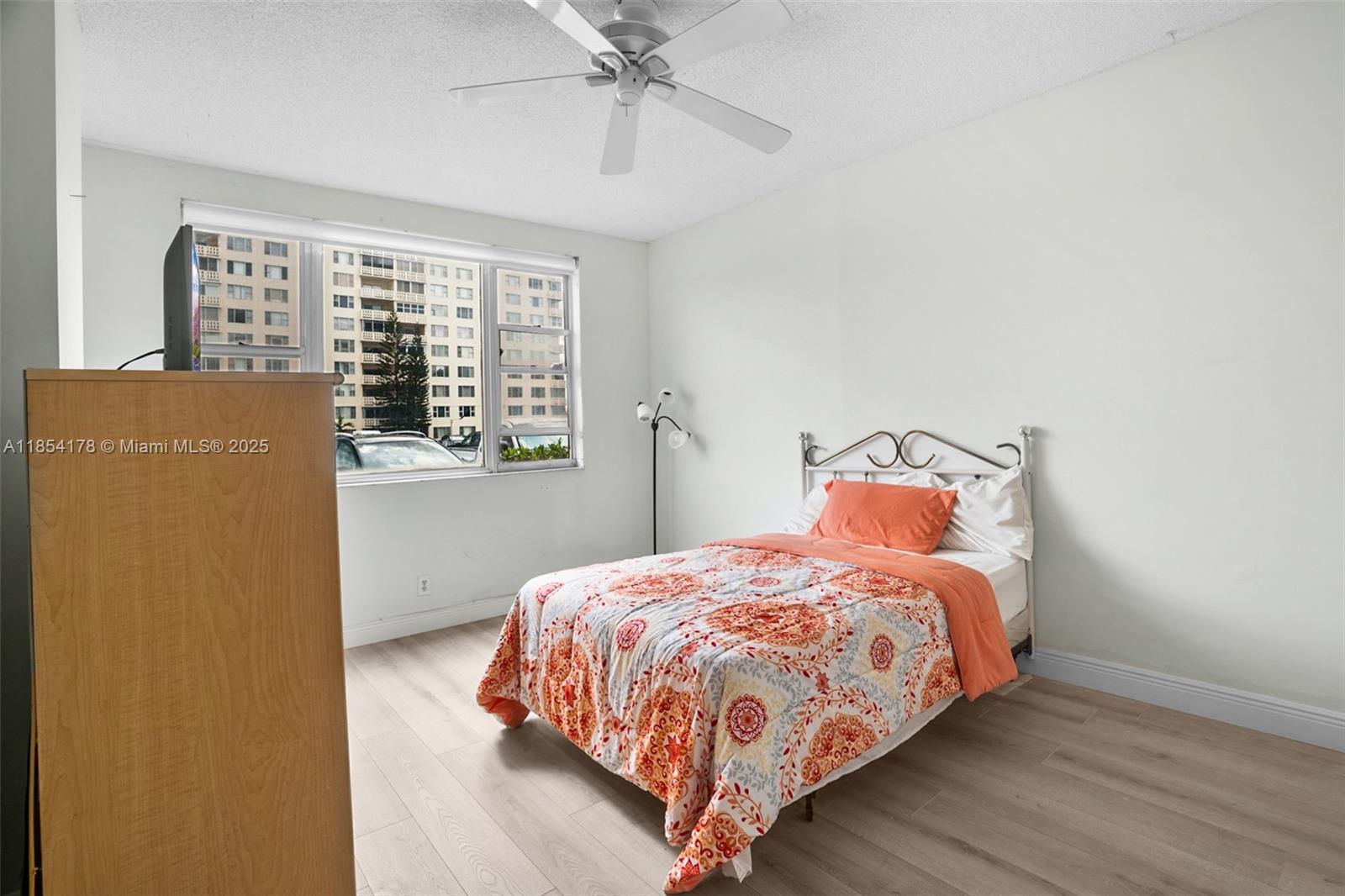 HILLCREST EAST NO 22 COND - Residential